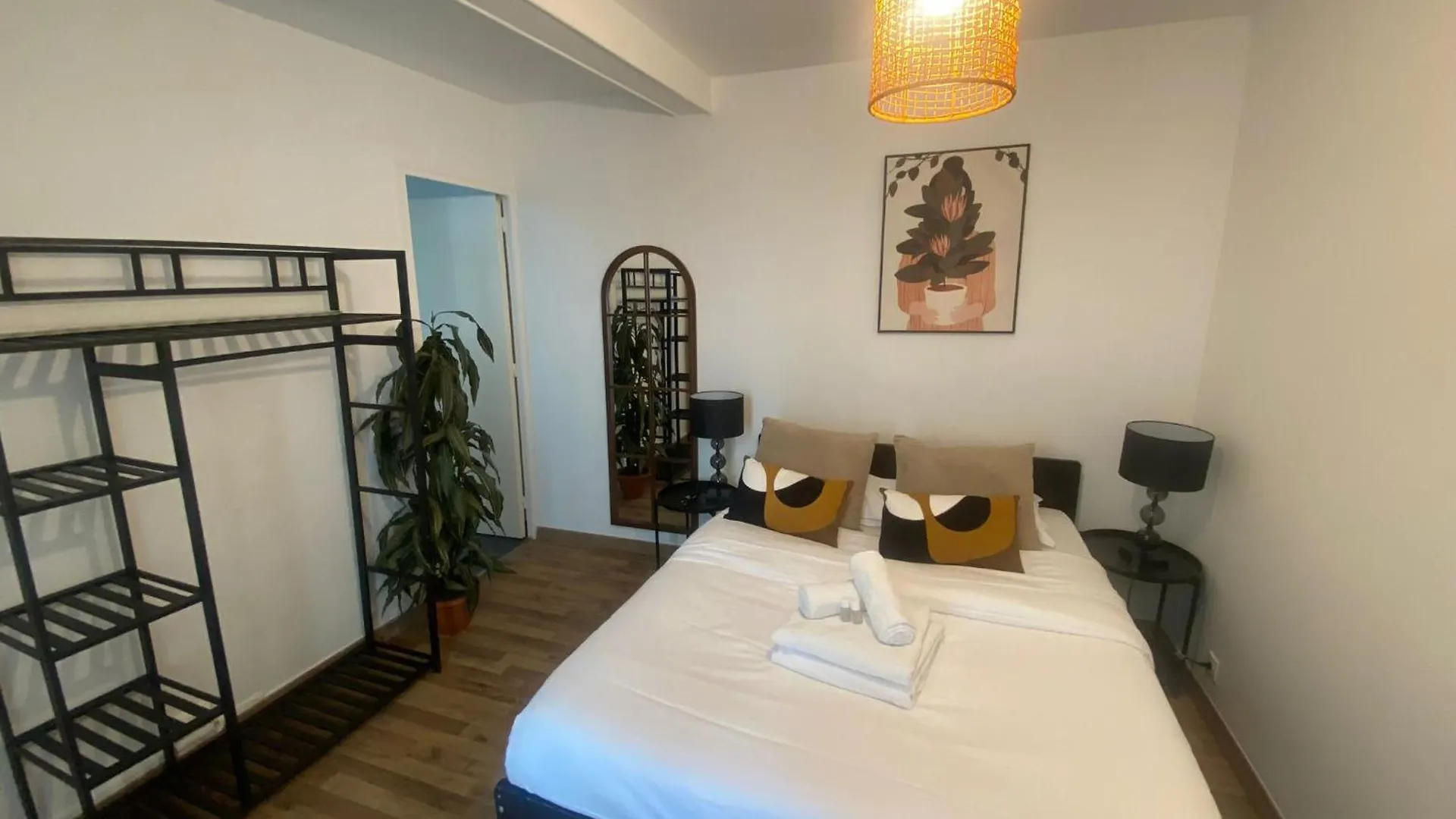 Jolie 2 Pieces Metro Voltaire - 11 - 2p - Flat-guest Paris